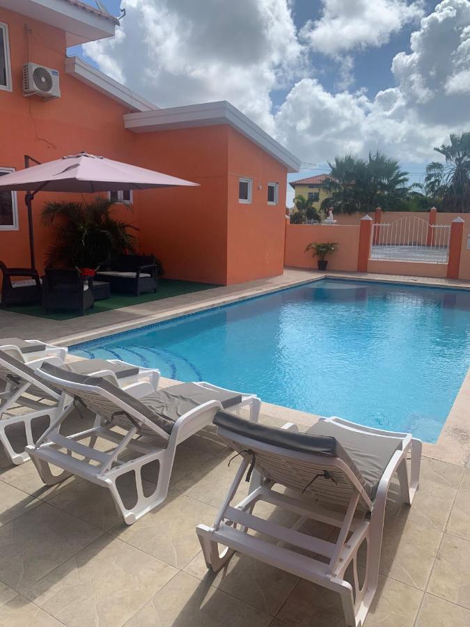 Omira Apartment Suites Willemstad Buitenkant foto